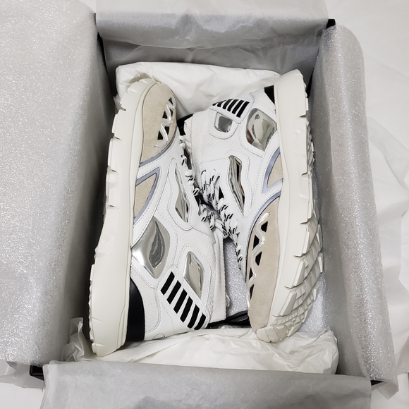 Valentino Men's Wht Heros Reflex Knitted Trainers - Picture 8 of 8